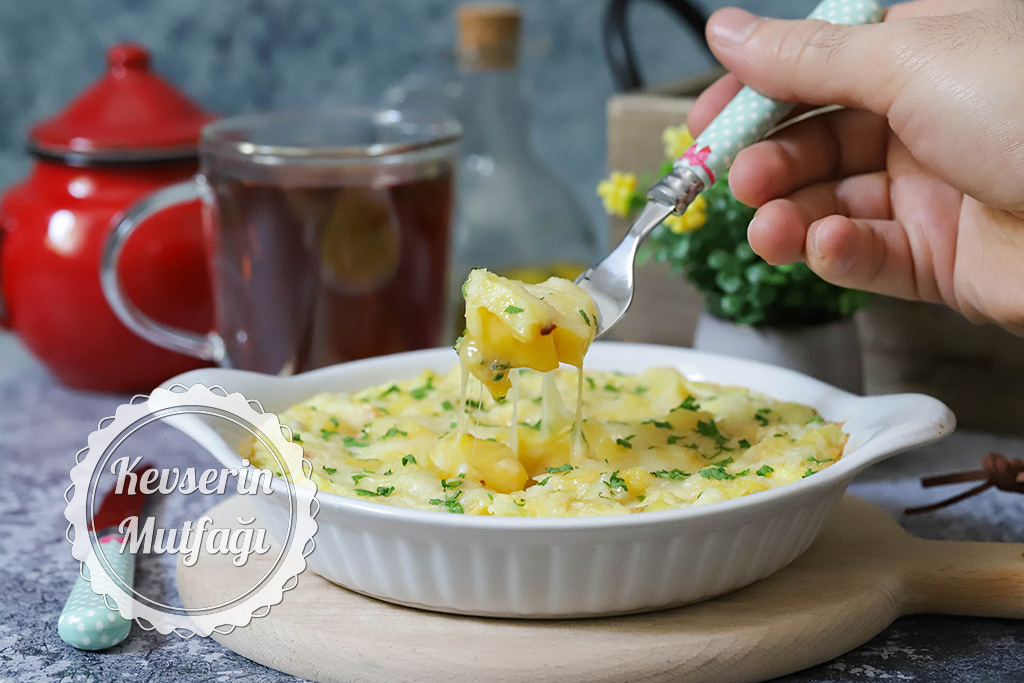 Fırında Patatesli Yumurta Tarifi