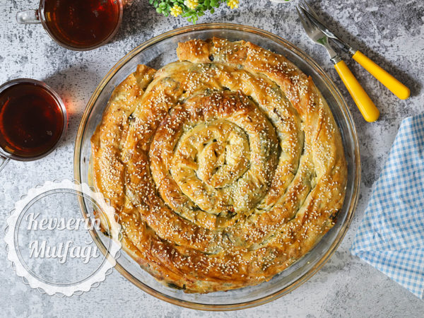 Ispanaklı Kol Böreği Tarifi
