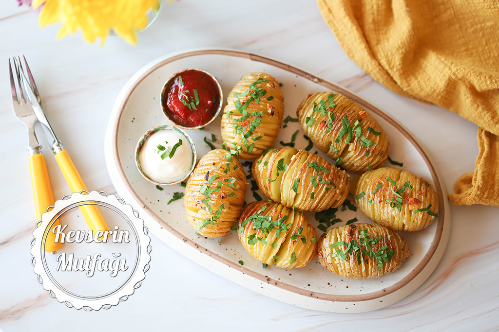 Sarımsaklı Yaprak Patates Tarifi