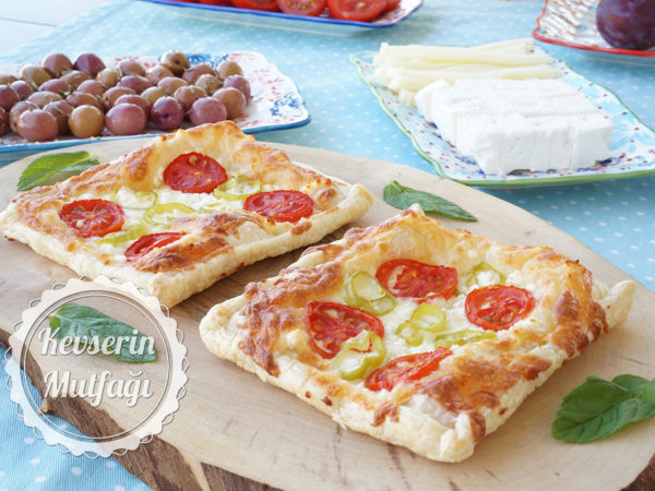 Kahvaltılık Milföy Pizza Tarifi