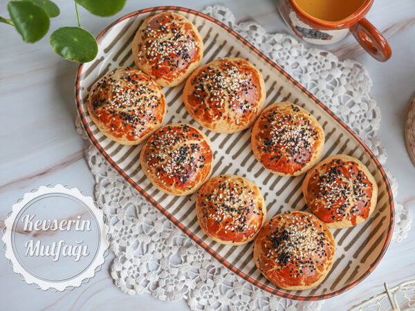 Tereyağlı Peynirli Poğaça Tarifi