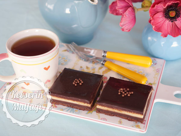 Cheesecakeli Brownie Tarifi