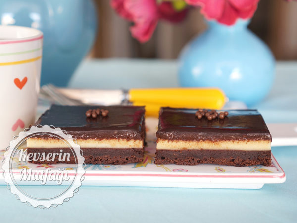 Cheesecakeli Brownie Tarifi