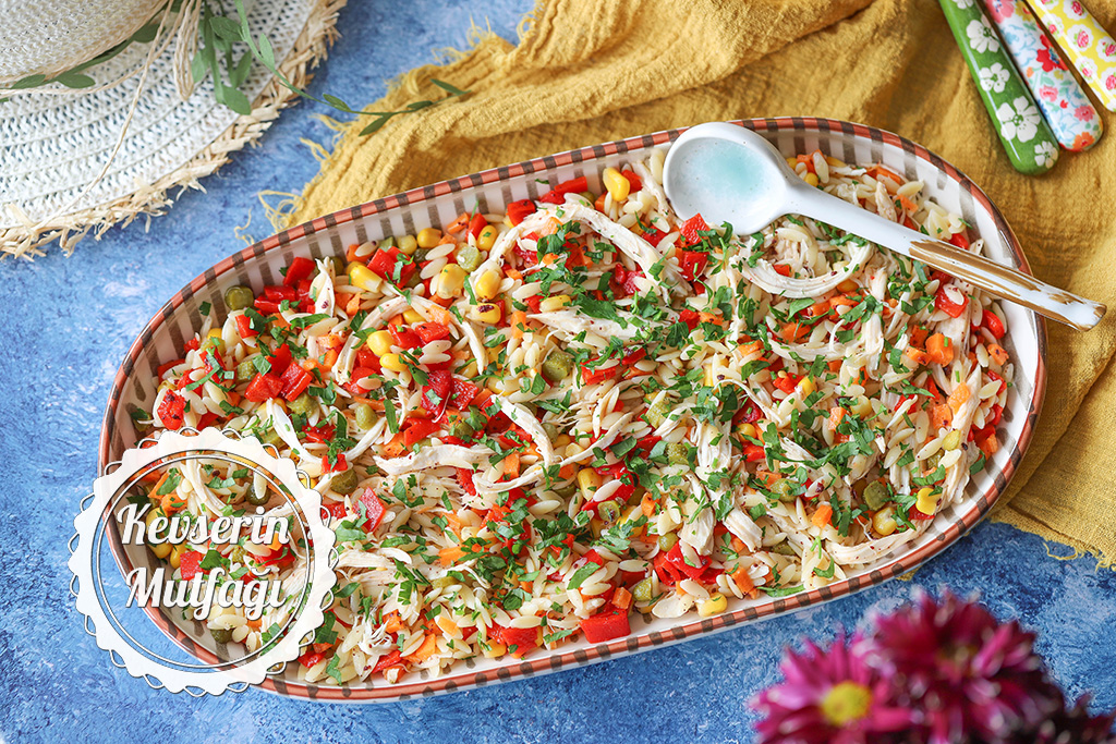 Tavuklu Şehriye Salatası Tarifi