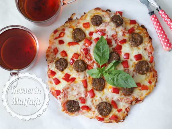 Bayat Ekmek Pizzası Tarifi