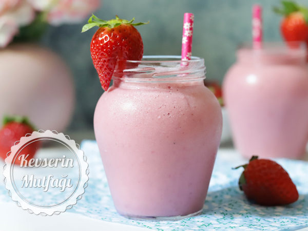 Çilekli Milkshake Tarifi