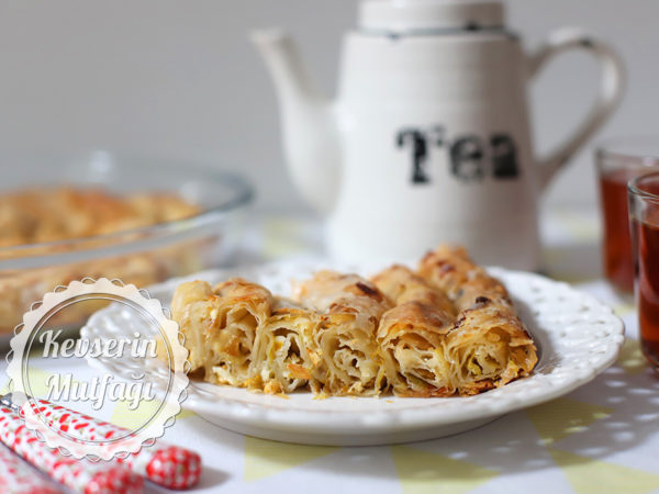 El Açması Pırasalı Börek Tarifi