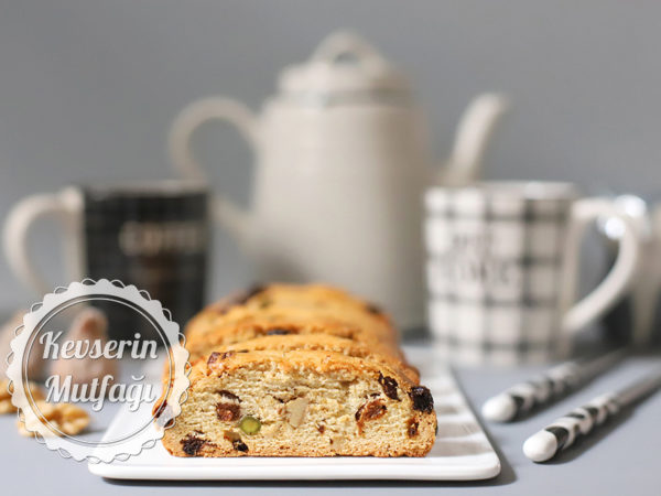 Kuruyemişli Biscotti Tarifi