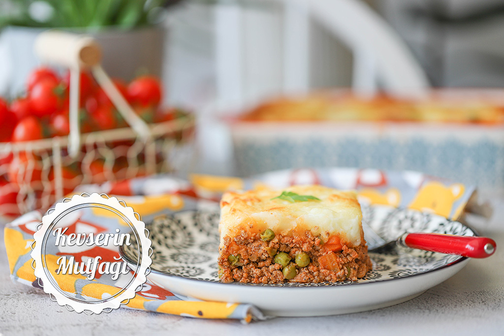 Cottage Pie (Püreli Kıyma Kavurma) Tarifi