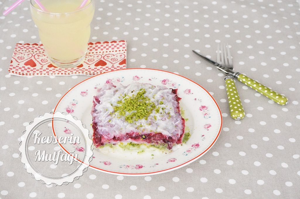 Meyveli Muhallebili Güllaç Tarifi