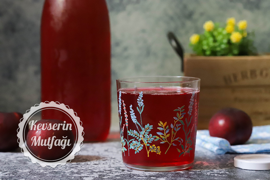 Böğürtlenli Erik Suyu Tarifi