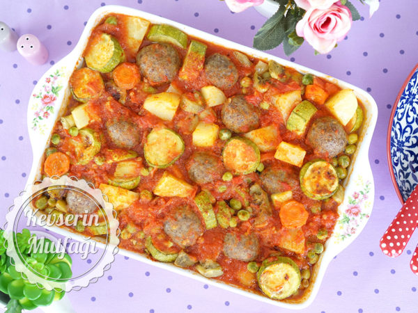 Fırında Köfteli Türlü Tarifi