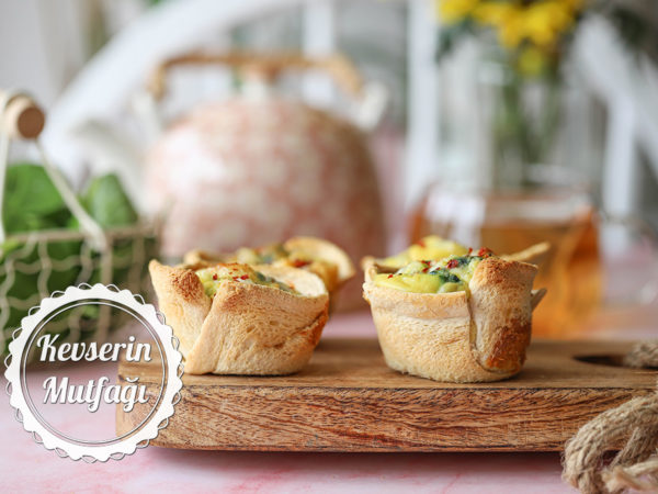 Tost Ekmeğinde Ispanaklı Omlet Tarifi