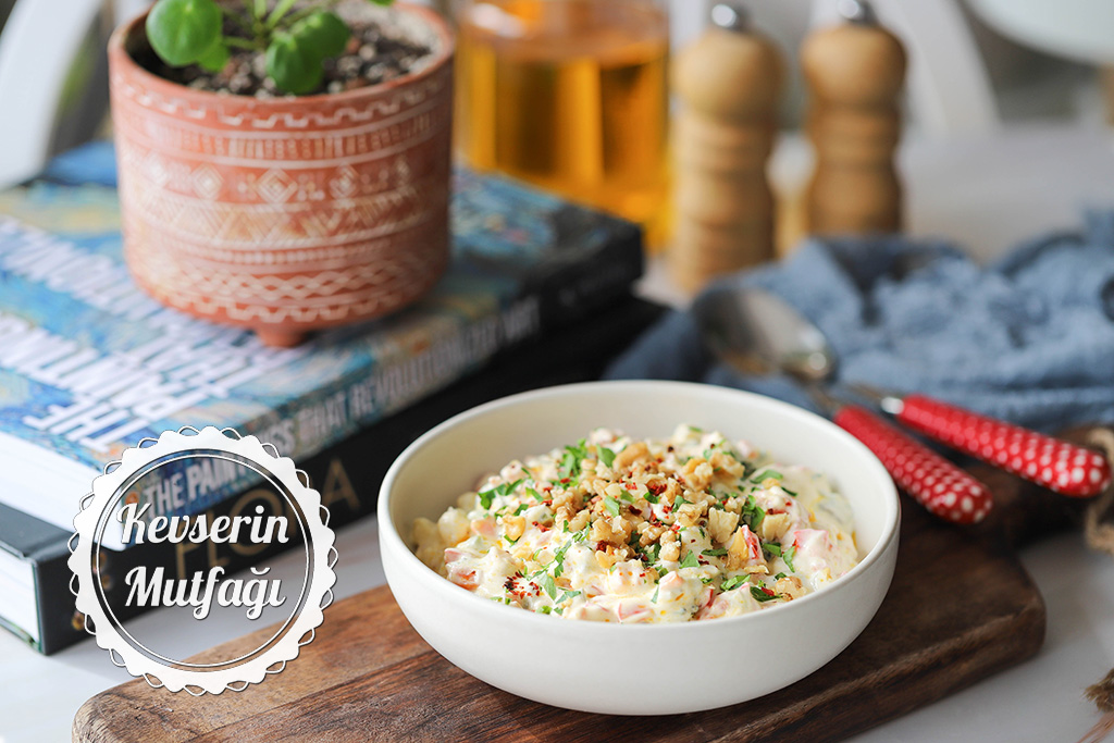 Yoğurtlu Sebze Salatası Tarifi