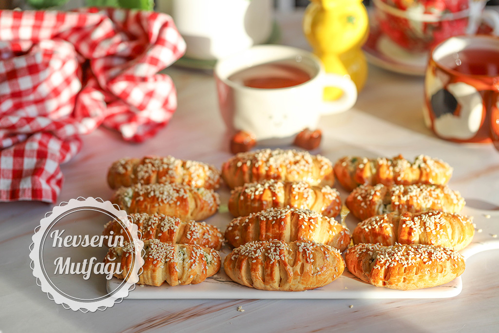 Kremalı Şerit Poğaça Tarifi
