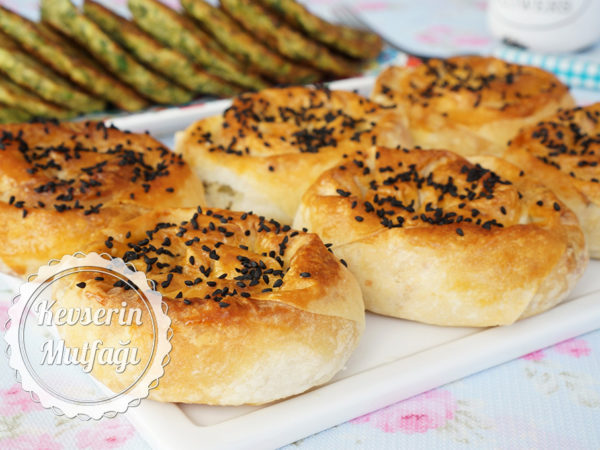 Peynirli Gül Böreği Tarifi