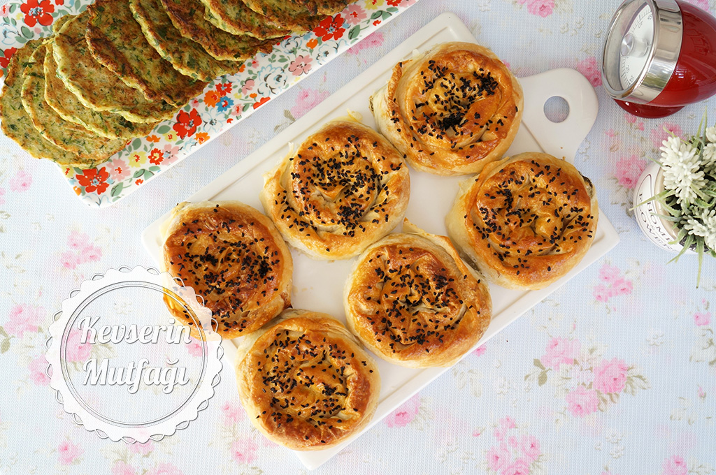 Peynirli Gül Böreği Tarifi