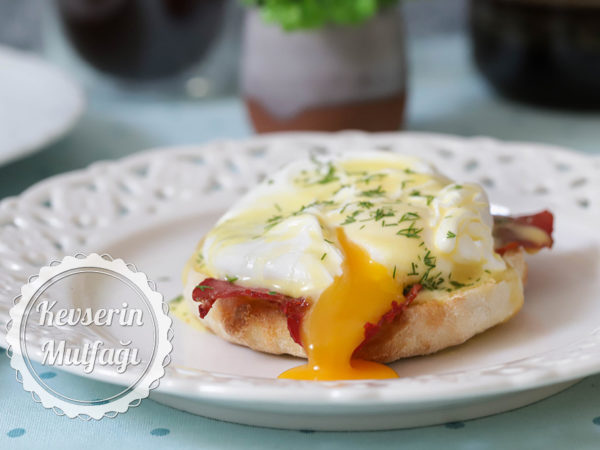 Eggs Benedict Tarifi