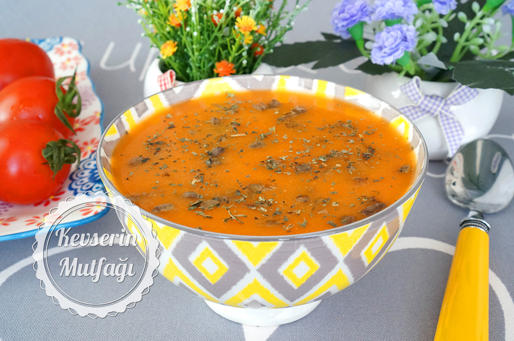 Tavuk Ciğerli Domates Çorbası Tarifi