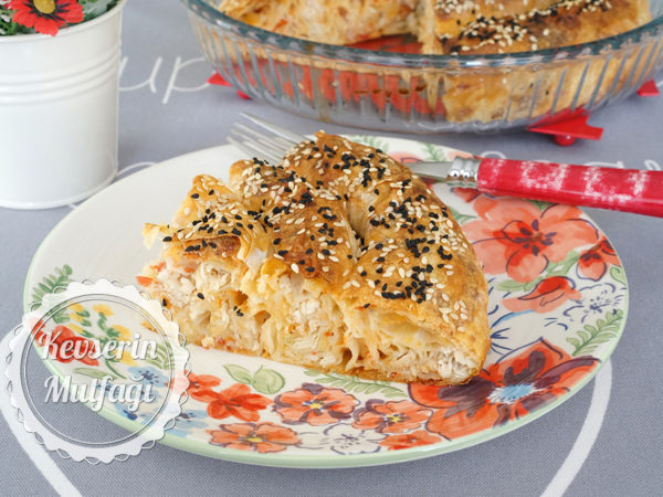 Tavuklu Kaşarlı Börek Tarifi