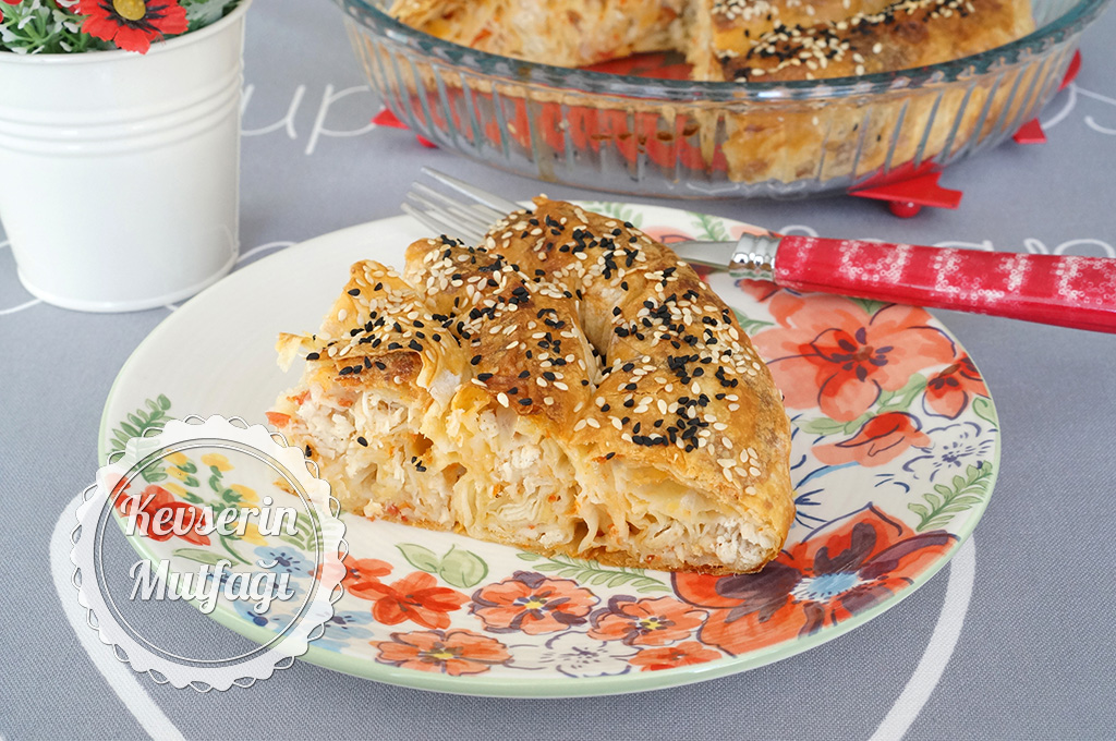 Tavuklu Kaşarlı Börek Tarifi