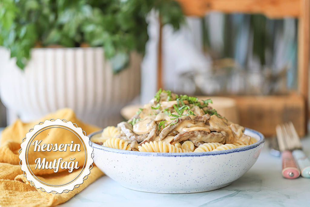 Beef Stroganoff Tarifi