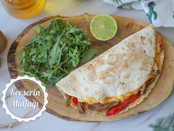 Cheddar Peynirli Dana Quesadilla Tarifi