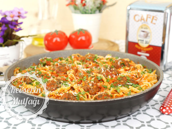 Köfteli Spagetti Tarifi