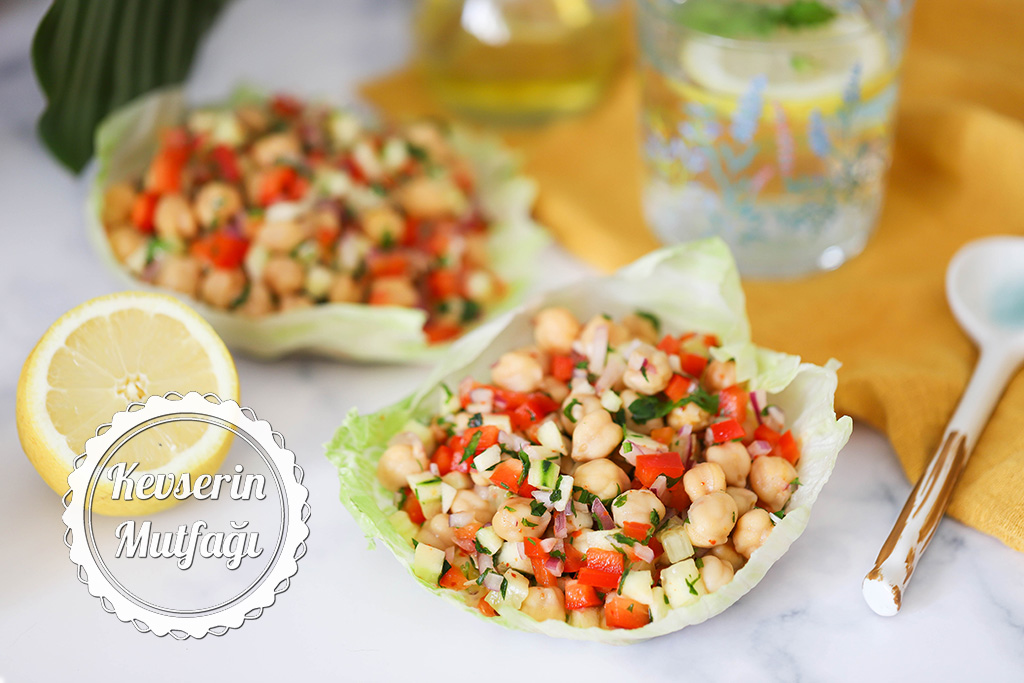 Soğanlı Nohut Salatası Tarifi