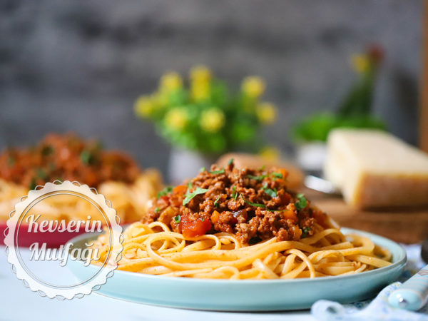 Bolonez Soslu Makarna Tarifi