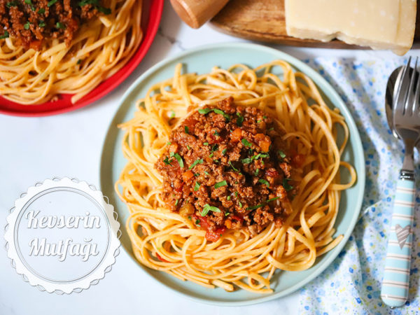 Bolonez Soslu Makarna Tarifi