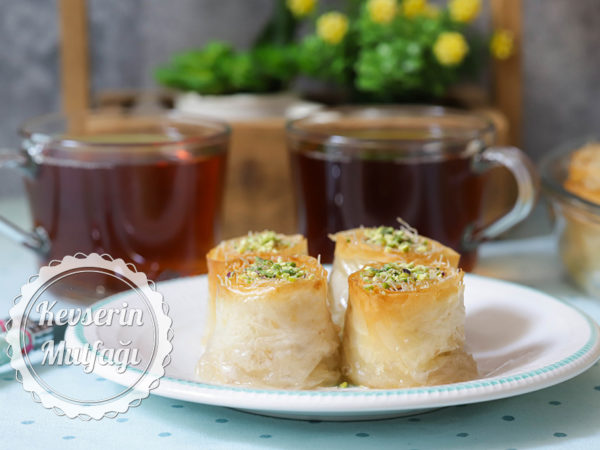 Baklava Yufkasında Kadayıf Sarma Tarifi