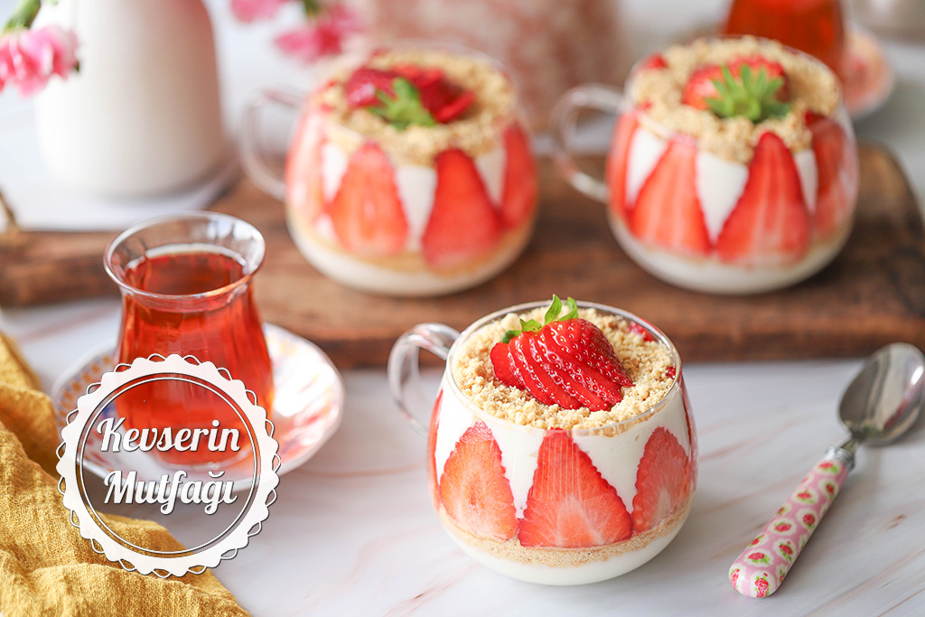 Çilekli Magnolia Puding Tarifi