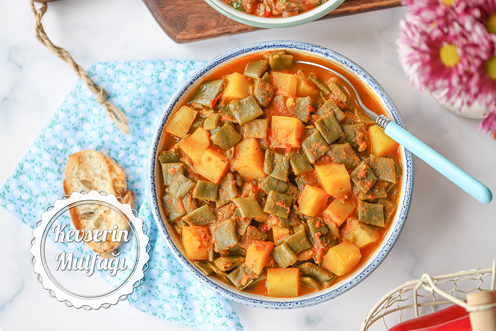 Sem Aloo Ki Sabzi Tarifi