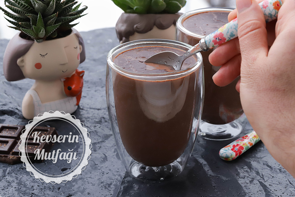 Çikolatalı Sıcak Çikolata Tarifi