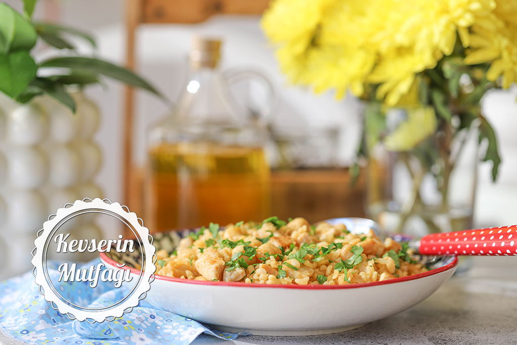 Tavuklu Bulgur Pilavı Tarifi