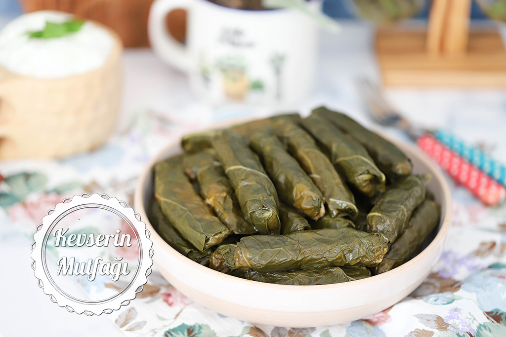 Karalahana Sarması Tarifi