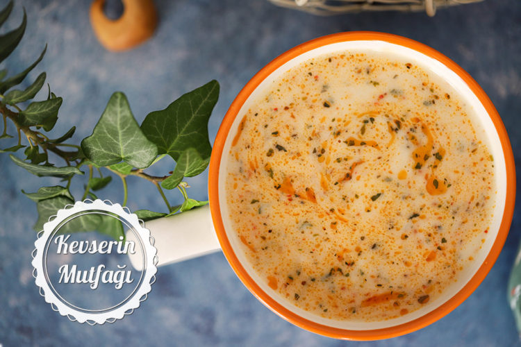 Yo�urtlu Tarhana �orbas� Tarifi: