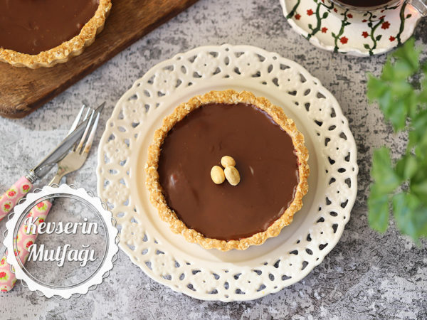 Pişmeyen Çikolatalı Muzlu Tart Tarifi
