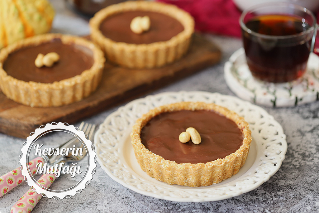 Pişmeyen Çikolatalı Muzlu Tart Tarifi