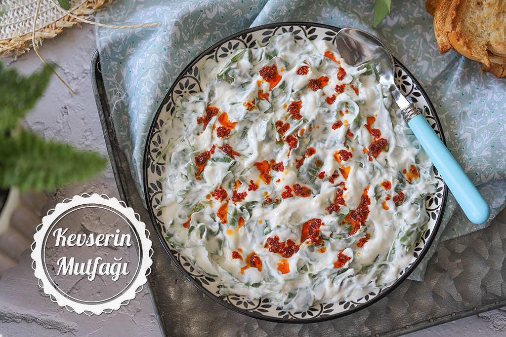 Yoğurtlu Roka Salatası Tarifi