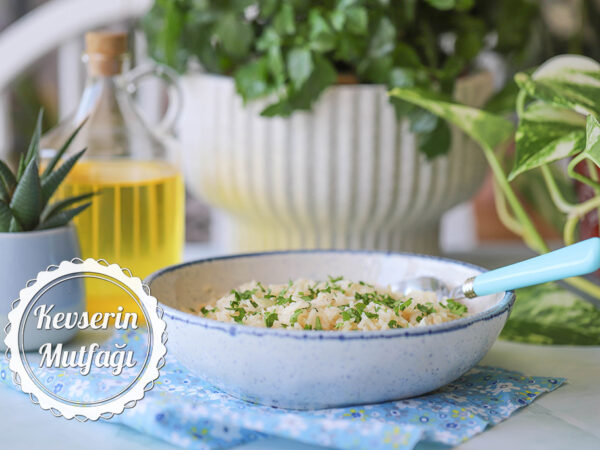 Karamelize Soğanlı Pirinç Pilavı Tarifi