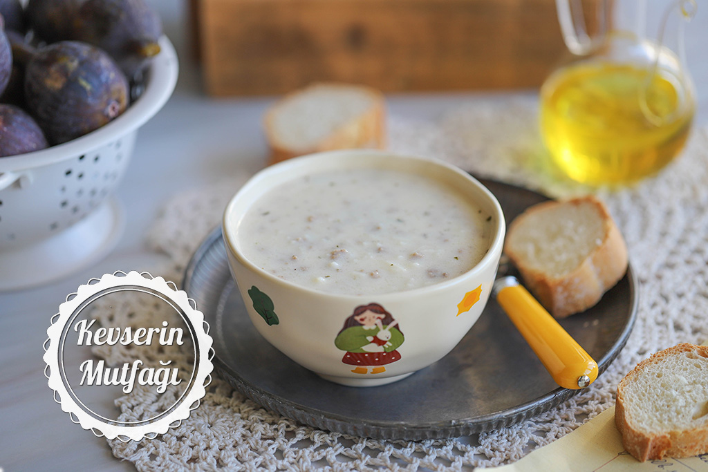 Terbiyeli Kıymalı Şehriye Çorbası Tarifi