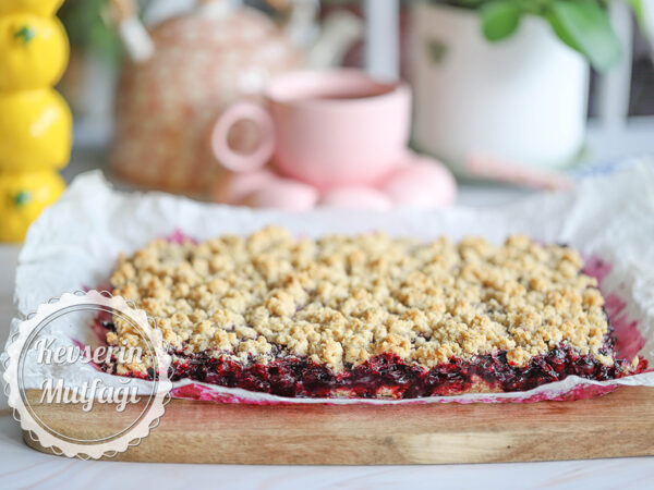 Yaban Mersinli Yulaflı Turta Tarifi